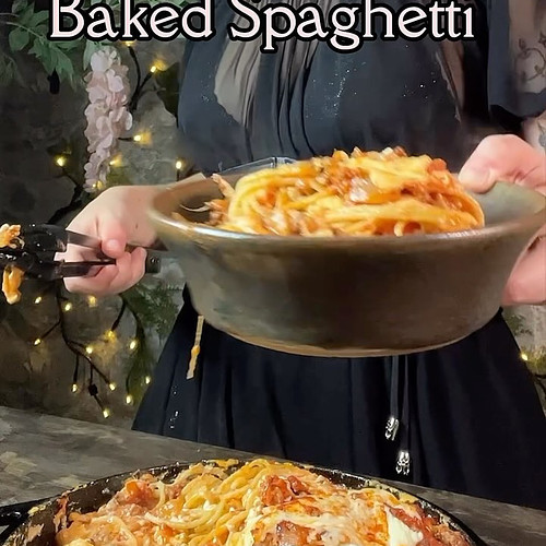 Cozy Cottage Three Cheeses Baked Spaghetti - full recipe in bio:) The cheesiest spaghetti in all of Faerun! Made with cheeses...