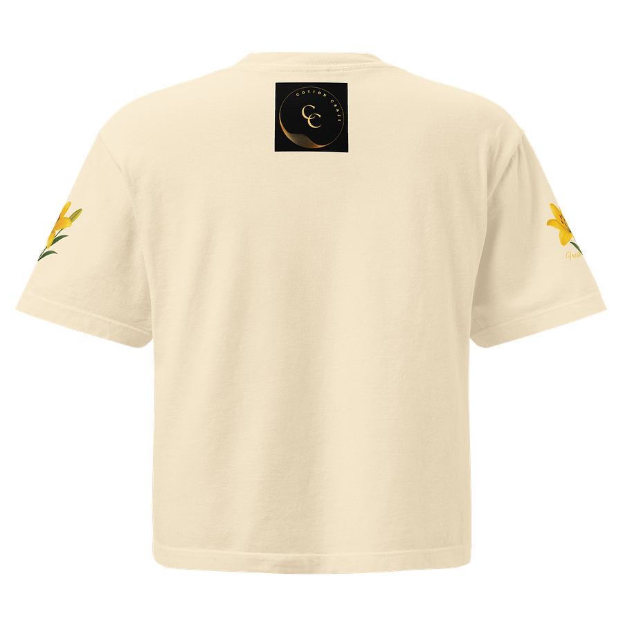 Fresh Yellow Lily Flower – Botanical Floral Boxy Tee product image (7)