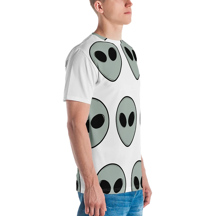 The Aliens Are Coming - Multiple Alien Heads - Crew Neck T-Shirt product image (1)