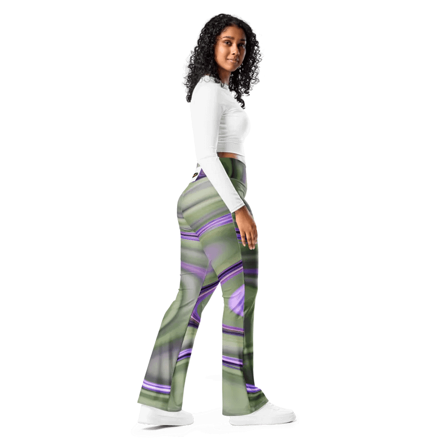 Oasis Swirl Flare Leggings product image (5)