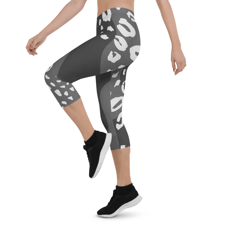 Grey Wilderness Camo Capri Leggings product image (4)