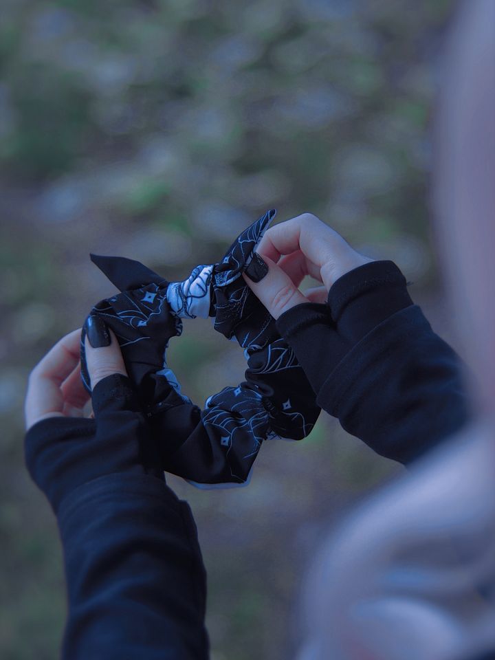 Starry Night Flower | Scrunchie product image (2)