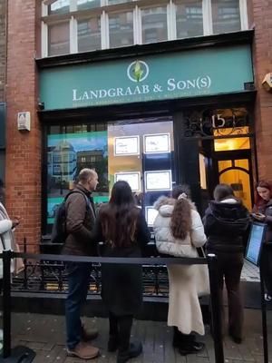 [AD] I went to visit Landgraab & Son(s) pop-up estate agents to learn everything I need to know about the new The Sims 4 - For Rent Expansion Pack.  Thank you @Electronic Arts for inviting me, you will not hear from any unhappy tenants, as I will simply evict them. 😌 @The Sims 4 - For Rent Expansion Pack as out now! #TheSimsForRent #SimsEstateAgents 