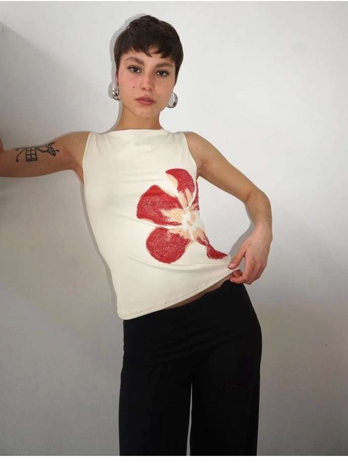 Floral tee product image (1)