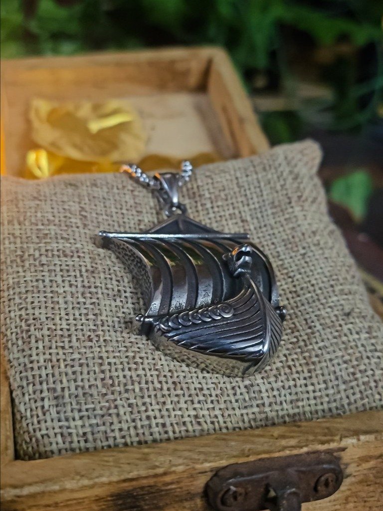 The Armored Kingdom Silver Longship of North Necklace product image (5)