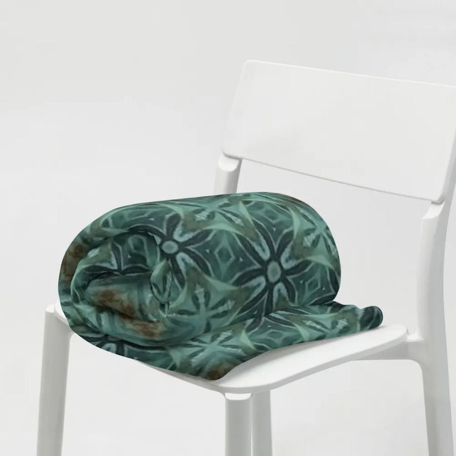 "Diagonal Floral Seamless Patterned Throw Blanket product image (10)