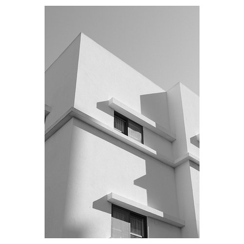 Soft morning light on a quiet building.
Shot in black and white with the #leicaq3