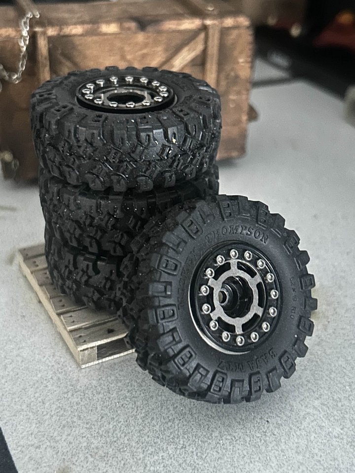 Injora wheels / Mickey Thompson tires product image (2)