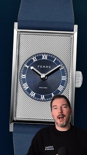 The distinctly circular time display at the centre of the Arnos really emphasises the upturned letterbox-ness of this watch. ...