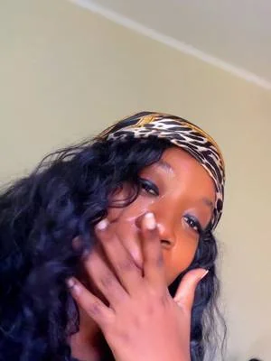 My German tongue is non existent 🥲 Thank you to all the German readers who helped me along the way 🖤🖤 #savage #kristenmullings #foryoupage #germanlanguage #psa 