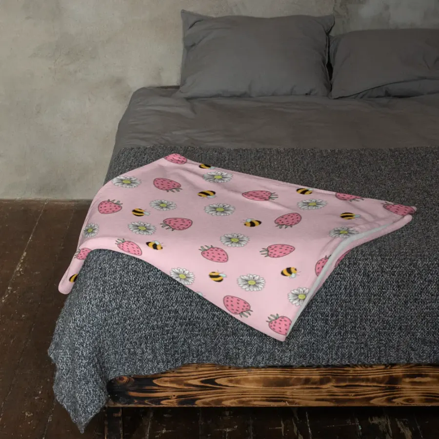 Strawberries And Flowers Blanket product image (11)
