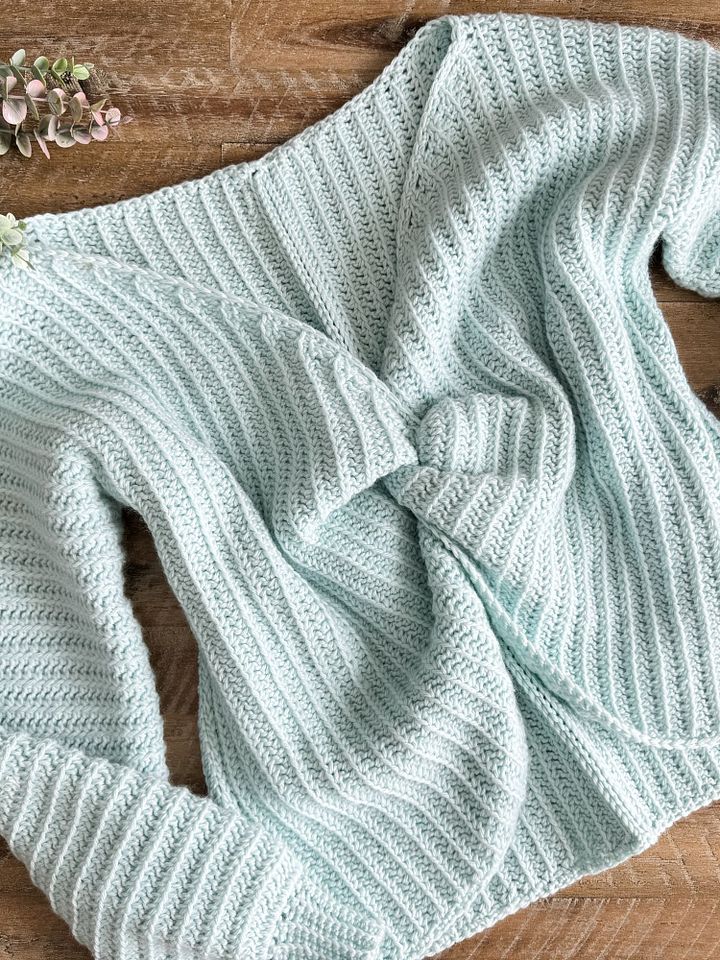 Sow Pretty Twist Top Crochet Pattern product image (1)