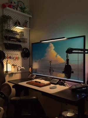 Happy new week all! Trying a new style to highlight my setup details. I also have fun gifted collab coming out later this week and I’m excited to share it with everyone ☺️ For more content like this, follow @giosgearguide and explore giosgearguide.com for gear reviews, tech tips, creator tools, resources, and more. 🏷️: desk setup gear guide cozy vibes creator tools productivity workspace collab content inspiration tech aesthetic ambient lighting   #desksetup #pcsetup #gamingsetup #cozygamingsetup #cozydesk #ambientlighting #deskinspo #wallpaperengine