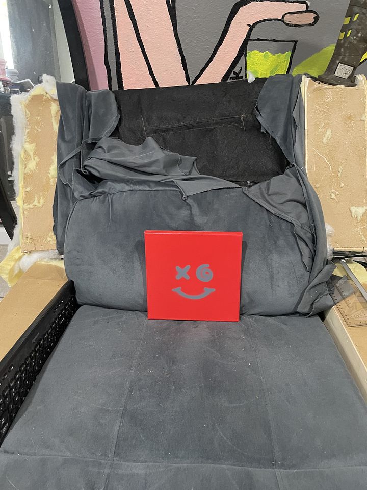 basic grey on red product image (1)
