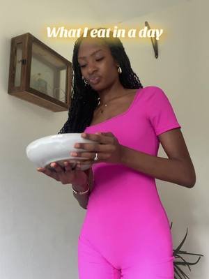What I eat to stay slim without restricting myself from the things I love #fulldayofeating #intuitiveeating 