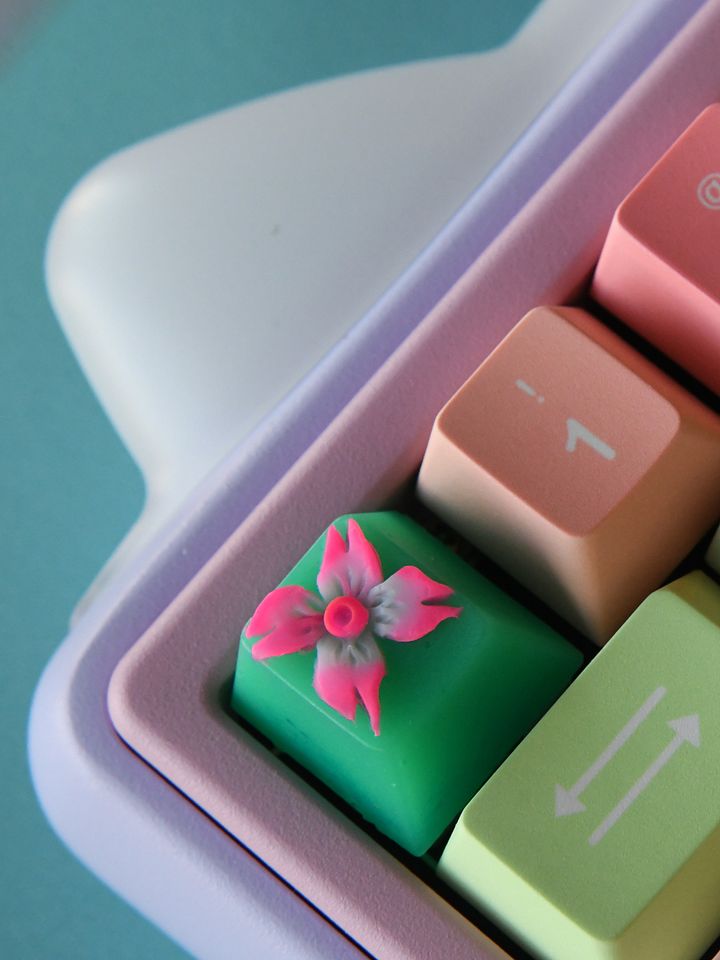 Blossom Cherry R1 Keycaps product image (1)