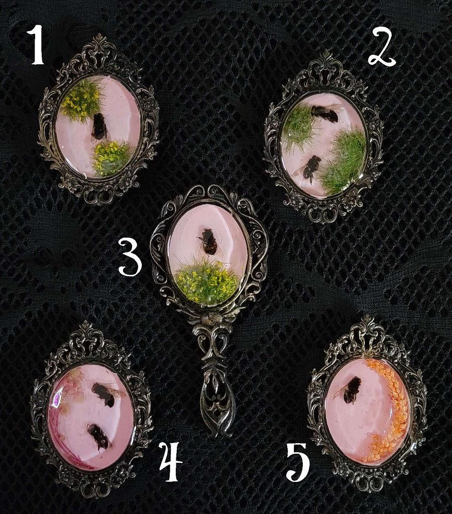 Resin Bee Magnet product image (2)