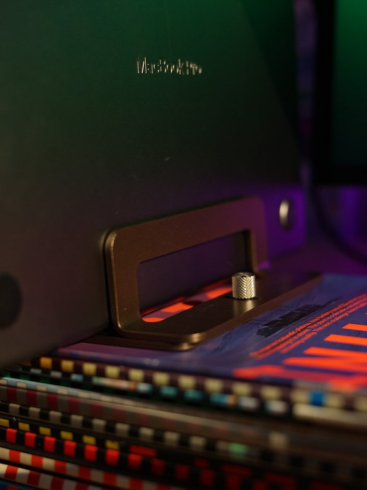 Luxury Bronze Laptop Holder product image (1)