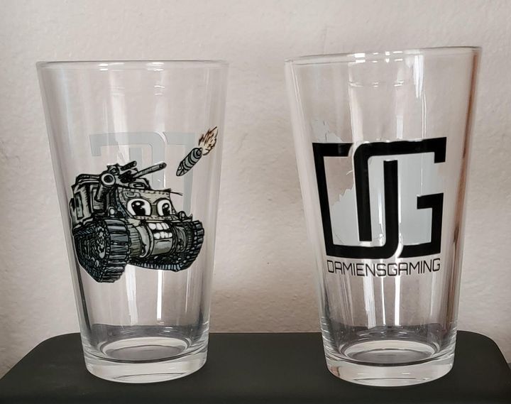M3 Lee - DG Pint Glass product image (1)