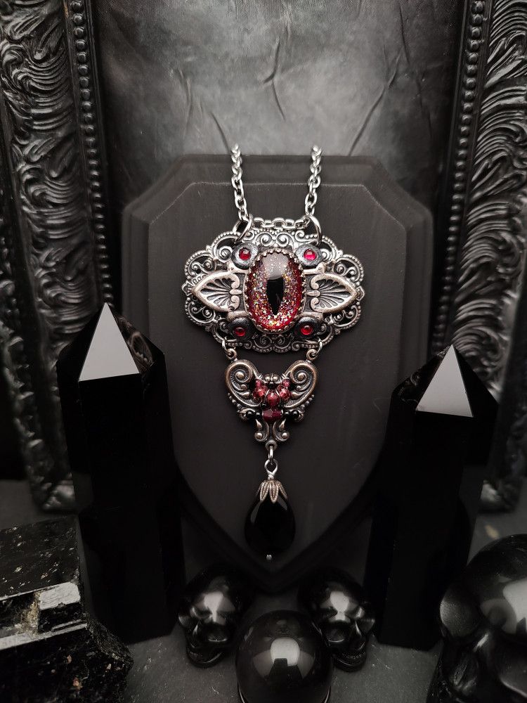 Eye Painted Amulet - Sanguine product image (1)