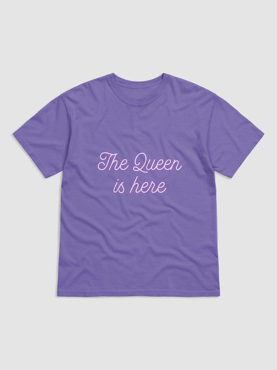 The queen is here product image (1)