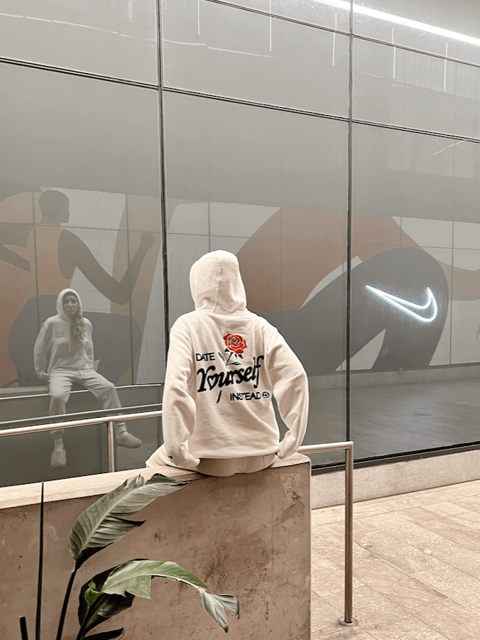DATE YOURSELF HOODIE - WHITE product image (3)