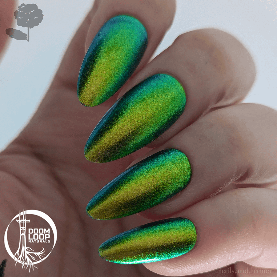 EMPIRE OF DELUSIONS - Gold Green Navy Multichrome Nail Polish product image (3)
