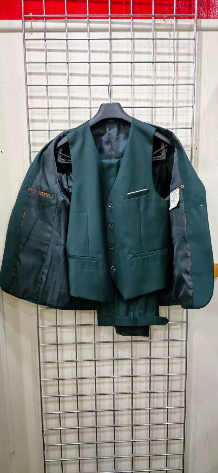 Large Hunter Green Mens Suit with Vest product image (2)