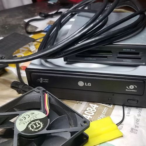 IT'S FINALLY HAPPENING!!! I'M DOING THE THING! 6 years on the back burner and I'm finally building a PC into this old o-scope...