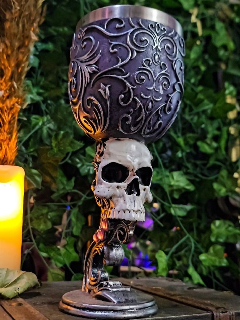 The Armored Kingdom Final Toast of Valor Skull Goblet product image (1)