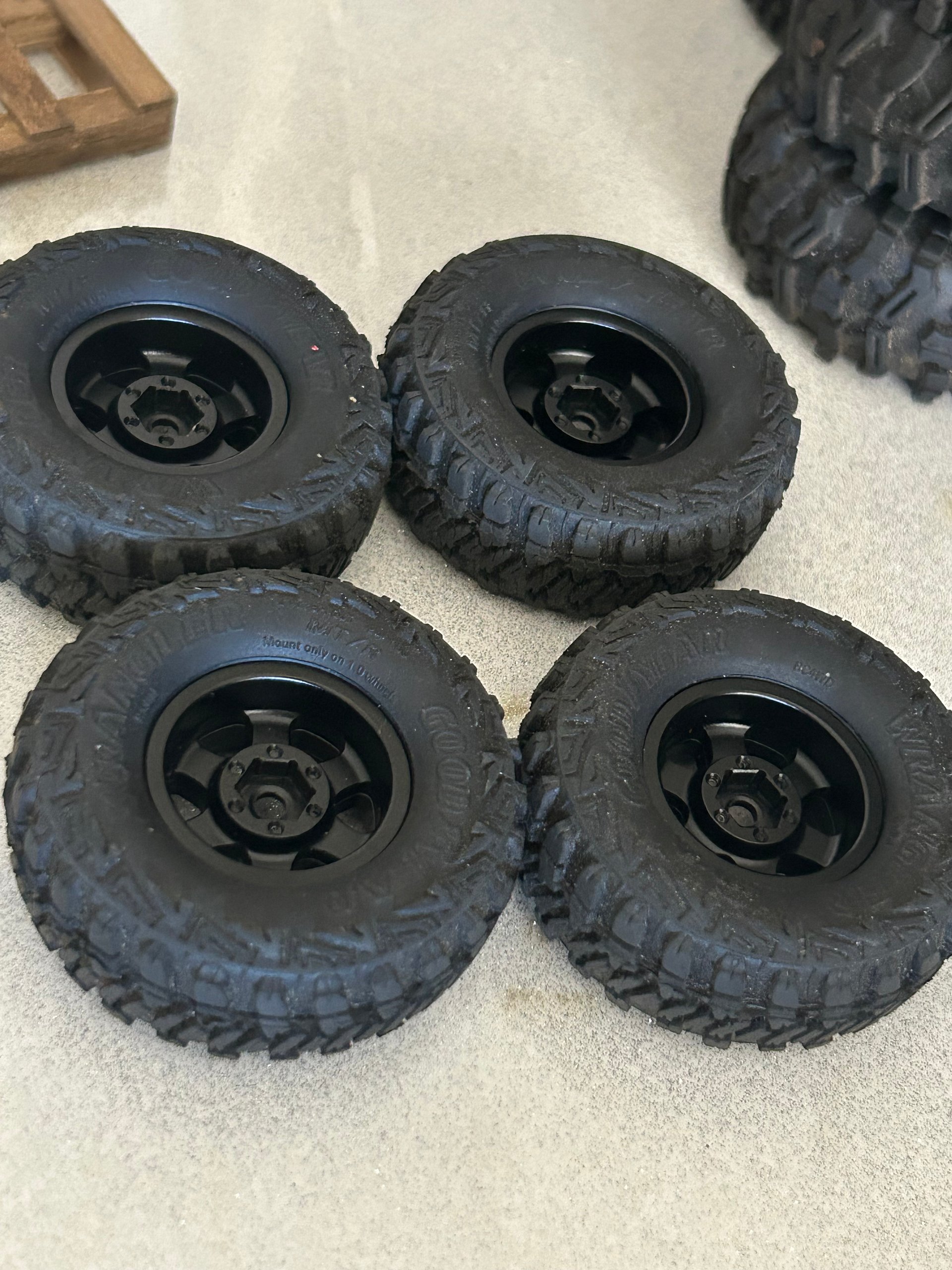 Lgrp wheels with rc4wd tires product image (3)
