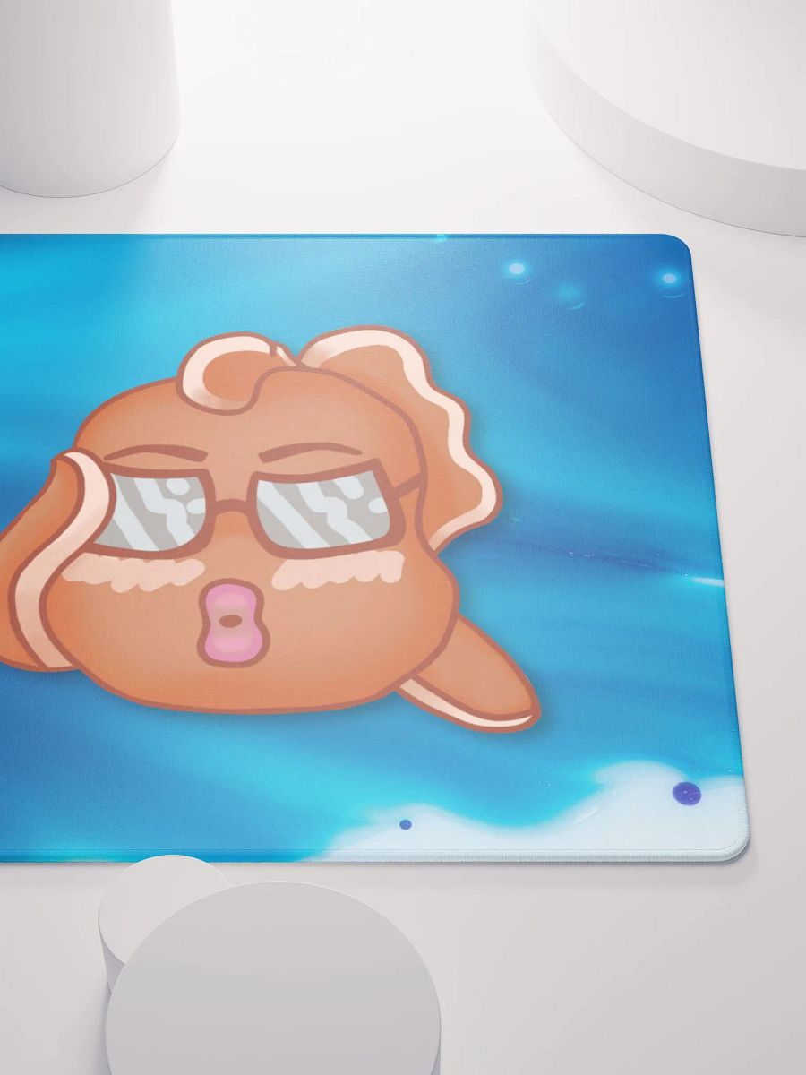 Expert Goldfish Mousepad With Background product image (5)