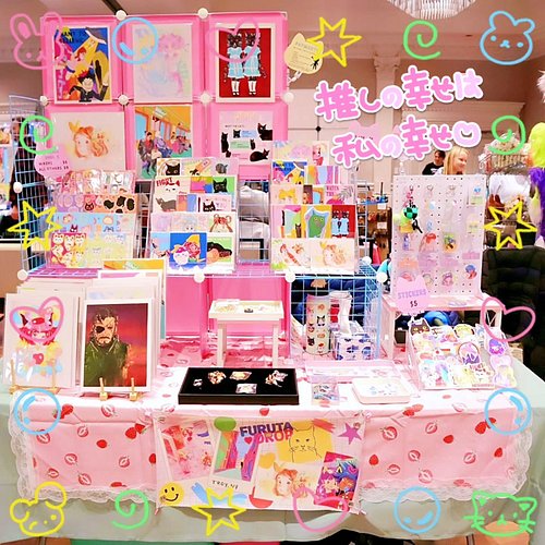 we've live @albanyanimefest until 4pm today!  come on down and check out all the amazing vendors and art!

#troyny #artistson...