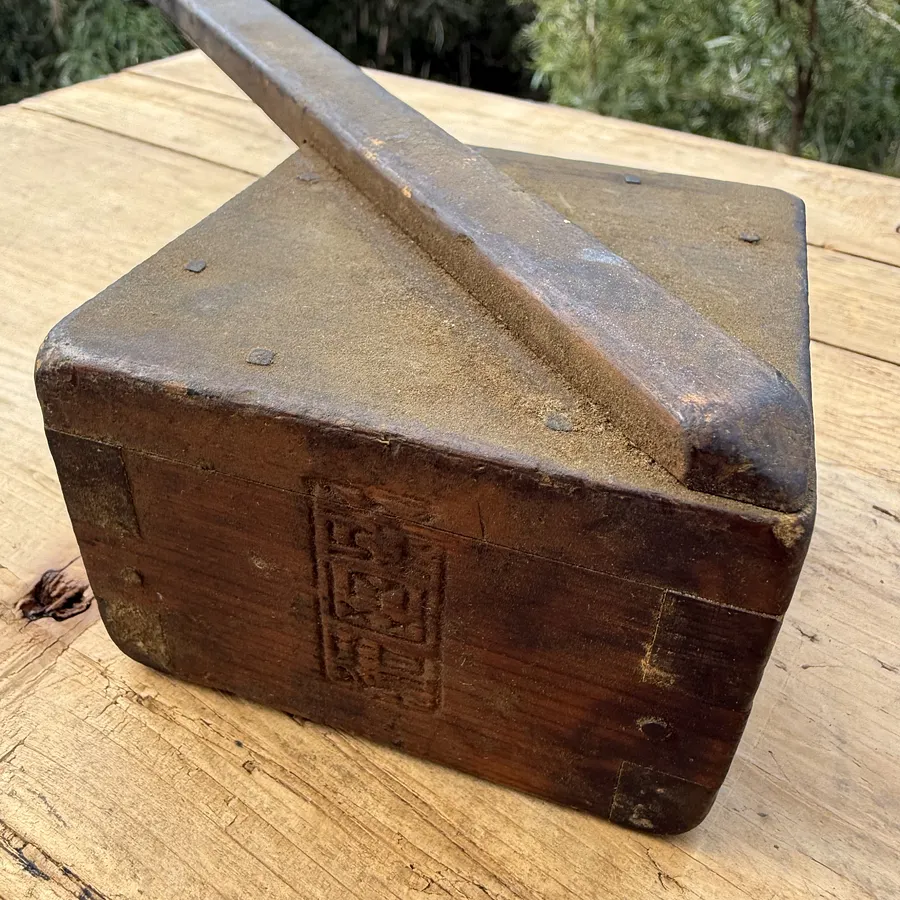 🎎 Antique Japanese Wooden Masu Scoop with Handle – Early Showa to Taisho Era Merchant Tool product image (10)