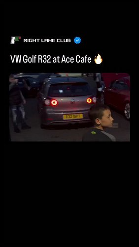 Bro burnt a quarter tank for this 😅🔥

Follow @rightlaneclub for more content like this

Credits: @ please dm

#cardriving #uk...