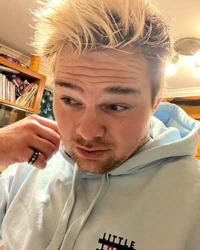 There’s actually no filter on this. Nor my hoodie. Cuz they’re that good. You can’t hurt me.