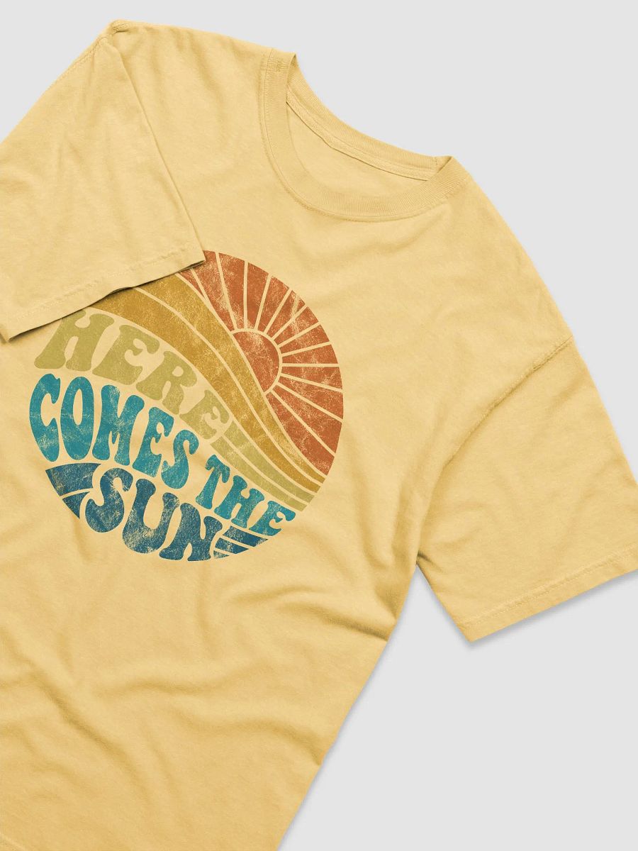 Here Comes the Sun | Retro-Vintage Inspirational and Positivity Beach and Summer T-Shirt product image (8)