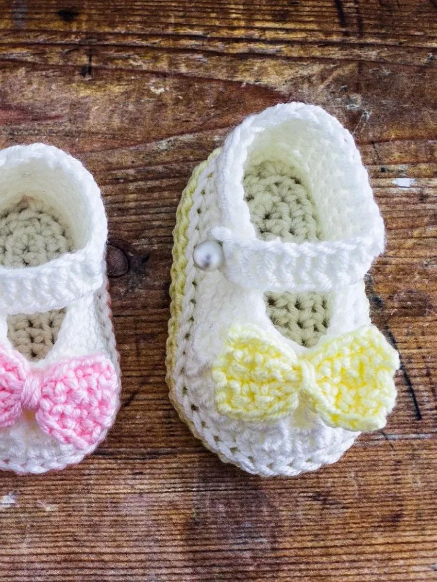 Crochet Pattern: Sweet Baby Shoes (with Bow) product image (7)