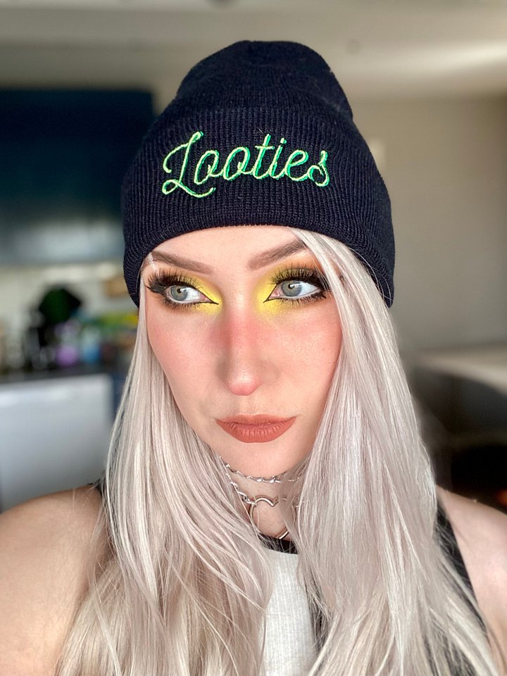 LOOTIES Beanie product image (1)