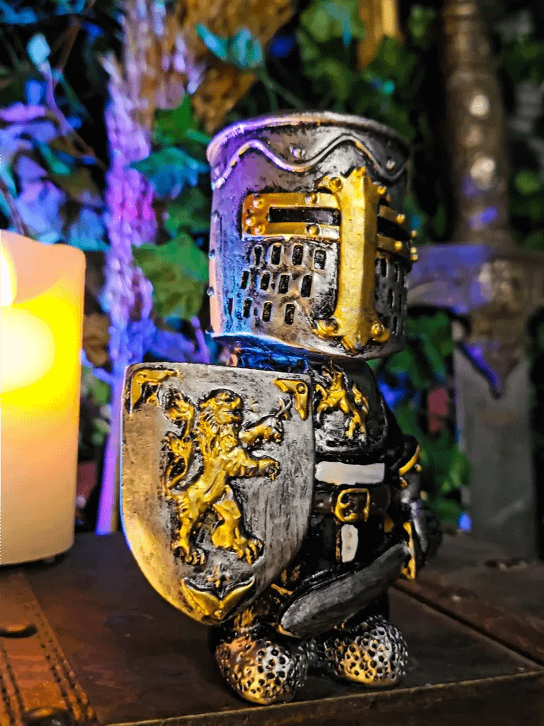 The Armored Kingdom Guardian Knight Collectible product image (2)