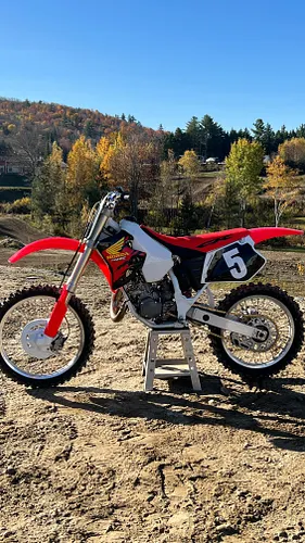 First ride on the recently restored 1997 CR125. I forgot how much work it is, but so fun! #moto #motox_media_ #motolife #moto...