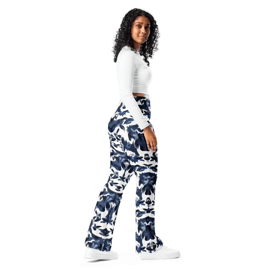 Wild Waves | Flare Leggings product image (2)