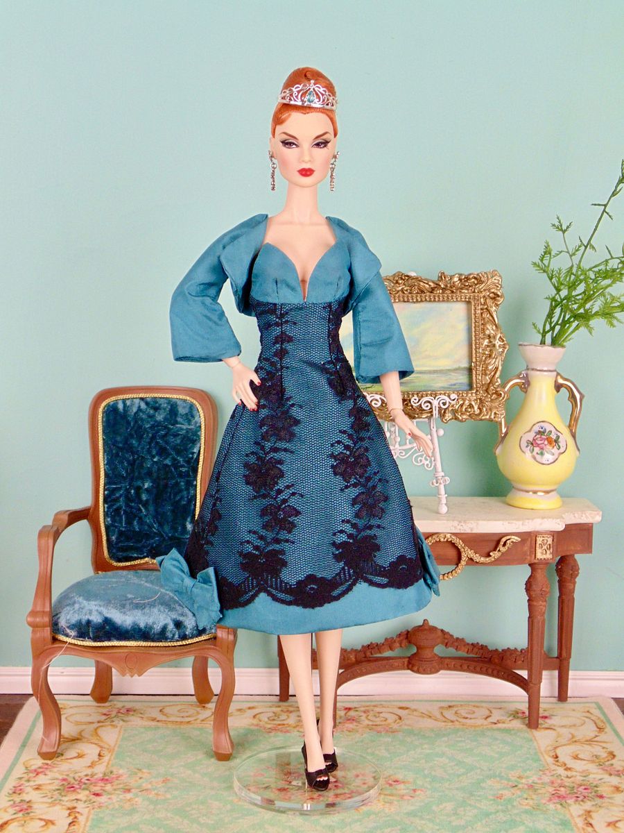 Reine sewing pattern for 12" fashion dolls product image (4)