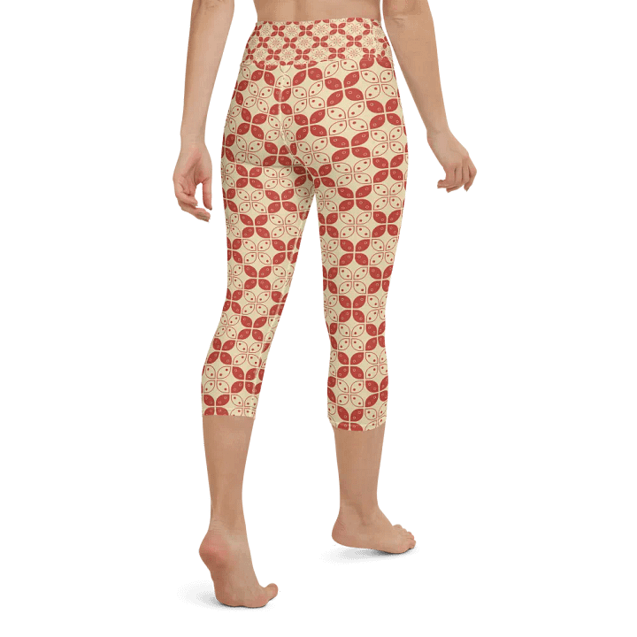Batik Kawung Capri Yoga Leggings product image (2)