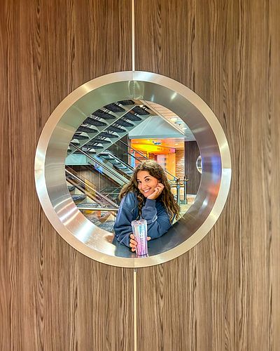 Have you checked out our ENTIRE ship tour of @royalcaribbean ‘s Quantum of the Seas yet?! 🌊

We made our way front to back (b...