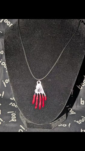 SPOOKY ITEMS DROPING SOON! 

https://thecraftywolf-shop.fourthwall.com