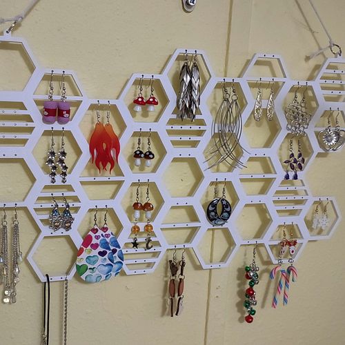 Feeling super spoiled for xmas already! A friend sent me this cute as heck earring display, which it perfect for my room. An ...