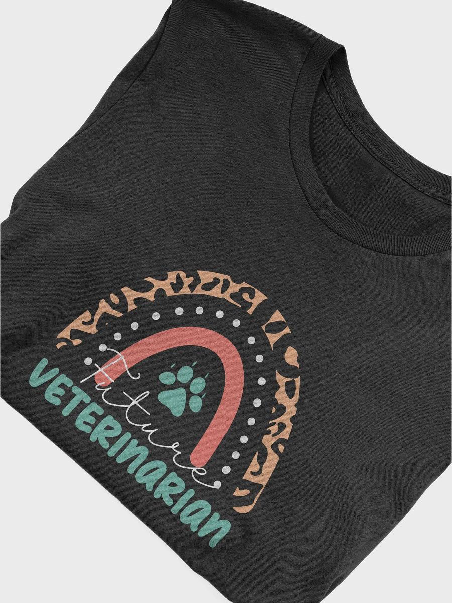 "Future veterinarian-Rainbow" t-shirt product image (3)