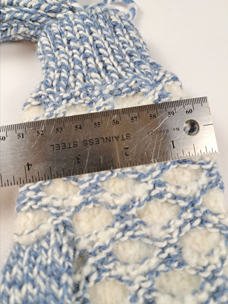 Hand Made Newfie Mittens - Large - Honeycomb Pattern product image (5)