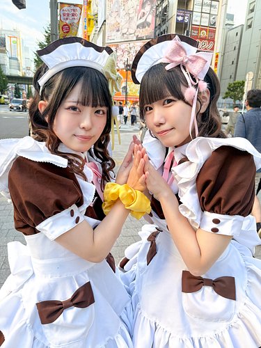 Are they the aura of Akihabara? 🤔✨ Mimosa and Chikage are charging Akihabara with moe energy today🌟

@athome_mimosa & @athome...